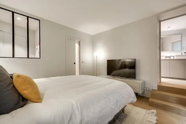 Apartment Warm And Bright Front Of Jardin Du Luxembourg